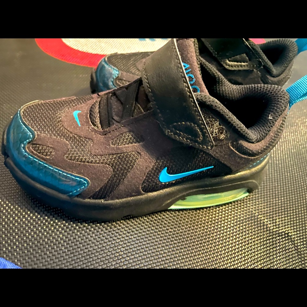 Nike air toddler 9c